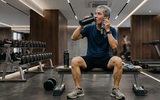 Người trên 60 tuổi nên nghỉ bao lâu giữa các hiệp tập?