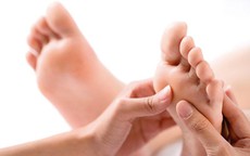 Biểu hiện thường gặp hạ canxi máu ở trẻ em, người lớn và cách xử trí