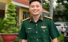 Giọng ca mang quân hàm Đại úy gây chú ý tại Sao Mai 2026