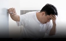Không có biểu hiện gì, người đàn ông 40 tuổi hốt hoảng khi thấy huyết áp cao