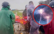 Đang trú mưa trong lán, 4 người bị sét đánh nguy kịch, 1 người bỏng nặng