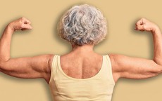 4 bài tập thể dục buổi sáng giúp săn chắc bắp tay hiệu quả hơn tập tạ sau tuổi 50