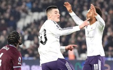 Premier League: M.U thoát thua phút bù giờ, Chelsea tiếc nuối