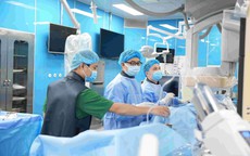 Cấp cứu thành công sản phụ dân tộc Dao băng huyết nặng sau sinh bằng kỹ thuật nút mạch hiện đại

