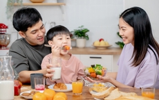 Chăm sóc trẻ dựa trên hiểu biết về liên kết ruột – não – miễn dịch