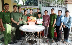 Ấm áp chương trình "Mẹ đỡ đầu" dịp Tết Nguyên đán Bính Ngọ