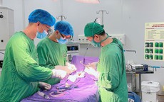 Cứu sống bé trai sơ sinh 27 ngày tuổi bị tắc tá tràng bẩm sinh