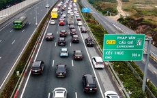 Khuyến cáo lái xe tuân thủ phân luồng, không đi vào làn khẩn cấp trên đường cao tốc