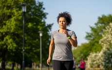 Đi bộ, cardio nhẹ hay HIIT: Lựa chọn nào an toàn để giảm cân sau nghỉ Tết?