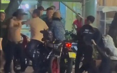 Mâu thuẫn khi mời bia, nhóm thanh niên dùng dao, mũ bảo hiểm đánh nhau