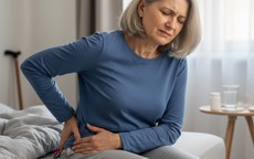 6 bài tập tăng cường sức khỏe khớp hông sau tuổi 55