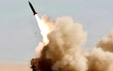 Mỹ dùng tên lửa ATACMS đánh chìm tàu ngầm Iran ngay trong cảng