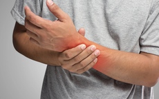 Tổn thương do thoát vị bao hoạt dịch cổ tay có đáng lo?