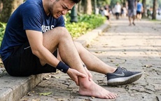 Bài tập 5 phút giúp tăng cường sức mạnh cho bàn chân