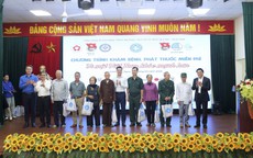 Khám bệnh, tặng quà miễn phí 'Vì một Việt Nam khoẻ mạnh hơn' cho 500 người dân Vĩnh Bảo - Hải Phòng