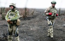 Ukraine thử 'khung xương ngoài' giúp binh sĩ vác tới 1,2 tấn đạn mỗi ngày