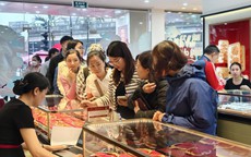 Giá vàng trong nước và thế giới đồng loạt quay đầu giảm trong chiều 26/3