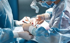 Nam sinh 14 tuổi phải cắt bỏ tinh hoàn do nhập viện muộn: Dấu hiệu nhận biết sớm xoắn tinh hoàn ai cũng nên biết