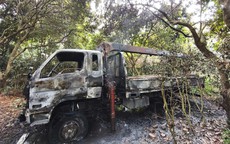 Cháy xe tải gắn cẩu tại Hòa Lạc, 1 người tử vong nghi do vướng dây điện