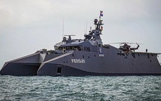 Tàu chiến hai thân tối tân của Iran bị đánh chìm giữa làn sóng không kích dữ dội