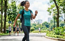 Đi bộ hay bơi lội: Lựa chọn nào tối ưu cho sức khỏe và thể lực?