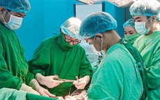 Giành lại sự sống cho nam thanh niên 18 tuổi sốc đa chấn thương sau tai nạn giao thông