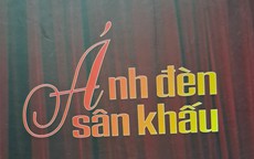 'Ánh đèn và sân khấu'