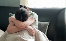 Quan hệ tình dục sớm và nguy cơ ung thư cổ tử cung