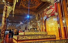 Vì sao ngai vua triều Nguyễn bị phá hỏng chưa được phục chế dù gần 1 năm?