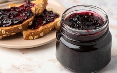 Cách dùng quả dâu tằm hỗ trợ giấc ngủ