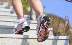 Đi cầu thang bộ mỗi ngày có đủ để giảm cân?