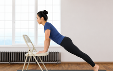 5 bài tập ngồi giúp giảm mỡ bụng, tăng cường sức mạnh cơ lõi