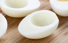 Chỉ ăn lòng trắng trứng gà để giảm béo - đúng hay sai?