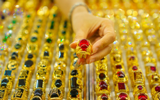 Chốt giá vàng hôm nay ngày 23/4 tiếp đà giảm rất mạnh