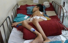 Con gái chống chọi bệnh hiểm nghèo gần một thập kỷ, gia đình ở Huế cầu mong sự giúp đỡ