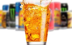 Lạm dụng cà phê và nước tăng lực ảnh hưởng đến sức khỏe thế nào?