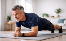 Tuổi 50 nên giữ plank bao lâu để tăng cơ lõi tối ưu?