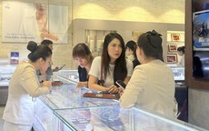 Ngày 1/5, giá vàng giảm nhẹ, sức mua trầm lắng