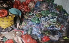 Phát hiện hơn 1 tấn thực phẩm không nguồn gốc chuẩn bị đưa ra thị trường