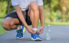 Bí quyết đi bộ cho người đau khớp gối