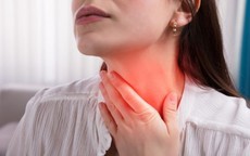 4 bí quyết giúp bạn nằm máy lạnh không bị đau họng