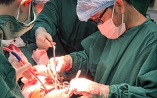 Nam thanh niên bị đứt động mạch cổ được cứu sống ngoạn mục