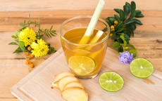 Người bệnh trào ngược dạ dày có nên uống chanh mật ong không?