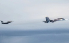 Tiêm kích Rafale Pháp và Su-30SM2 Nga 'so găng' trên bầu trời Baltic