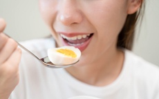 Ăn trứng mỗi ngày ảnh hưởng đến cholesterol như thế nào?