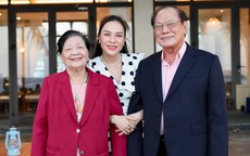Ba mẹ Mỹ Tâm gây chú ý ở tuổi xế chiều