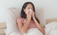 Sáng ngủ dậy nghẹt mũi, tối ho khan hãy thử ngay mẹo này