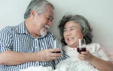 'Chuyện ấy' ở người cao tuổi: Sau tuổi 70 có còn hoạt động tình dục không?