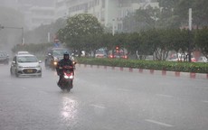 Miền Bắc nhiều mây, mưa dông mạnh vào chiều tối