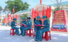 Những 'bóng hồng sao vuông' giỏi thao trường, đảm việc bếp núc